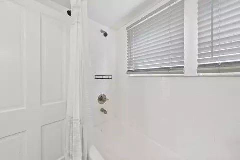 Bath - 23 E Maynard Ave, Columbus, OH 43202 photo 3 of 3