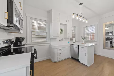 Kitchen - 23 E Maynard Ave, Columbus, OH 43202 photo 1 of 3