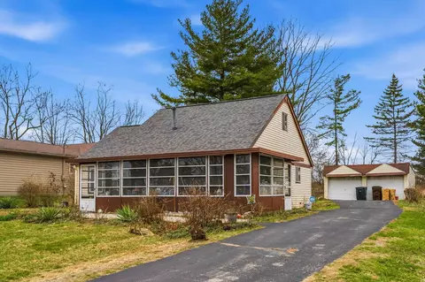 1264 W Choctaw Dr, London, OH 43140