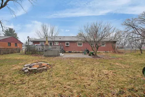 Exterior - 1448 W Sparrow Rd, Springfield, OH 45502 photo 3 of 5