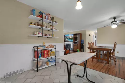Entry Way - 1448 W Sparrow Rd, Springfield, OH 45502 photo 1 of 1