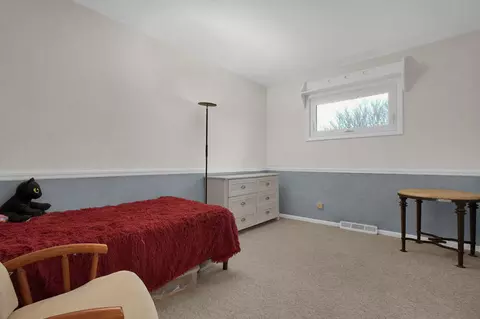 Bedroom - 1448 W Sparrow Rd, Springfield, OH 45502 photo 7 of 10