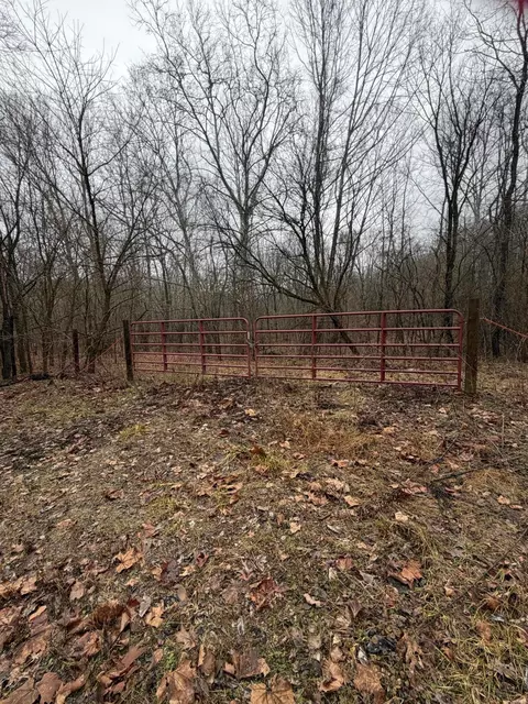 8900 Salem Rd, Athens, OH 45701
