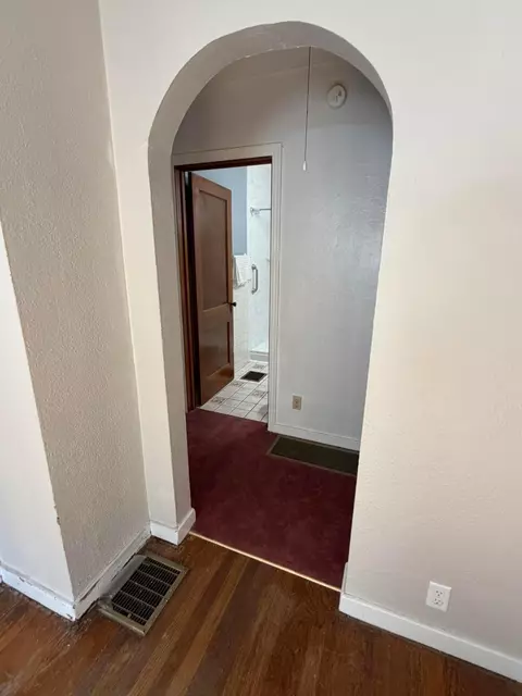 Entry Way - 636 Oak St, Marion, OH 43302 photo 1 of 1