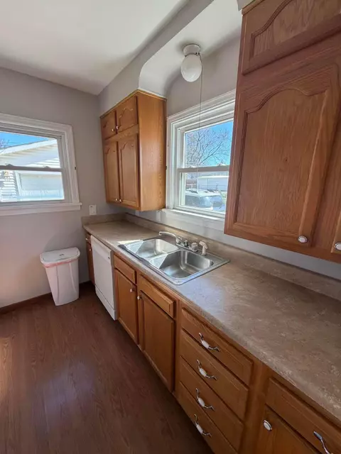 Kitchen - 636 Oak St, Marion, OH 43302 photo 4 of 5