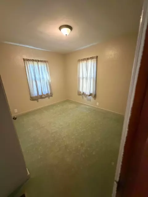 Bedroom - 636 Oak St, Marion, OH 43302 photo 2 of 2