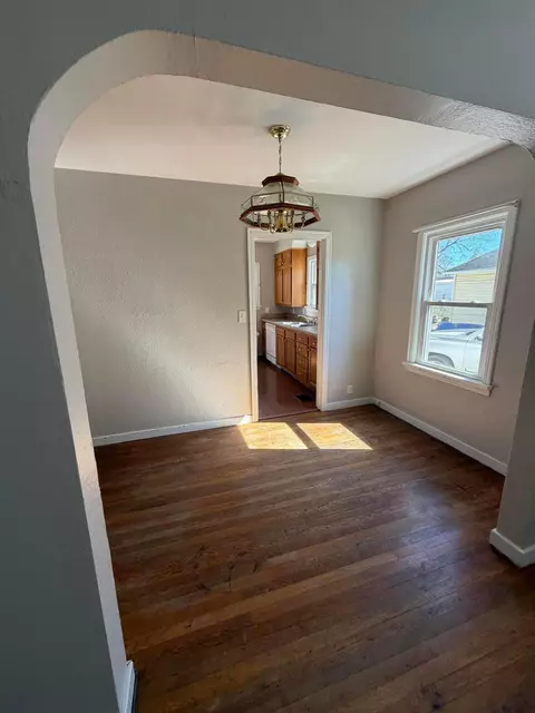 Dining - 636 Oak St, Marion, OH 43302 photo 1 of 1