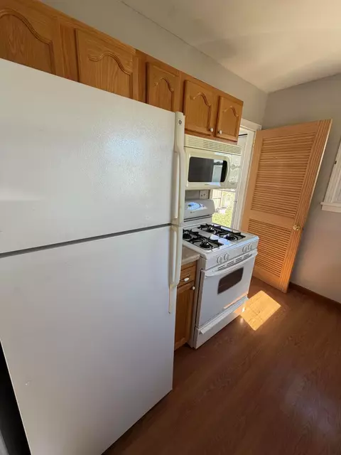 Kitchen - 636 Oak St, Marion, OH 43302 photo 3 of 5