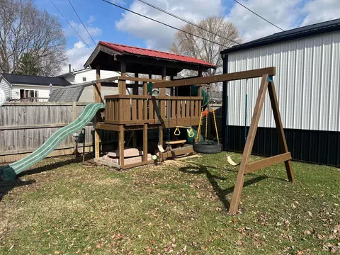 Exterior - 632 Moull St, Newark, OH 43055 photo 2 of 6