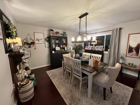 Dining - 632 Moull St, Newark, OH 43055 photo 1 of 2