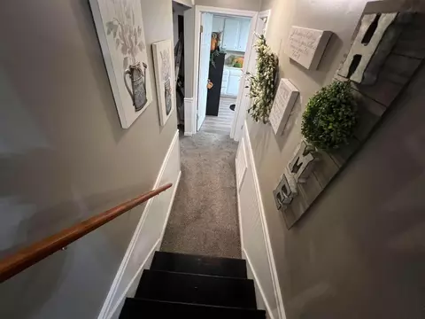 Entry Way - 632 Moull St, Newark, OH 43055 photo 3 of 9