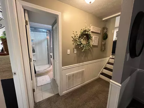 Entry Way - 632 Moull St, Newark, OH 43055 photo 9 of 9
