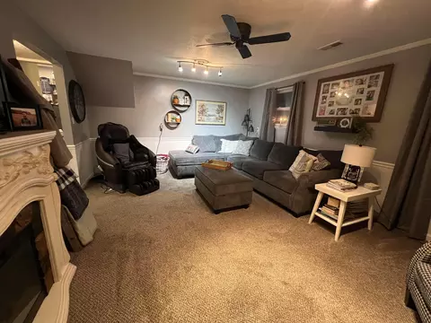 Living - 632 Moull St, Newark, OH 43055 photo 4 of 4