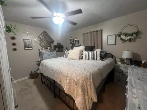 Bedroom - 632 Moull St, Newark, OH 43055 photo 3 of 4