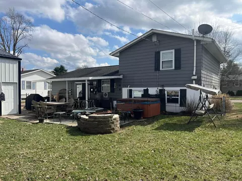 Exterior - 632 Moull St, Newark, OH 43055 photo 4 of 6