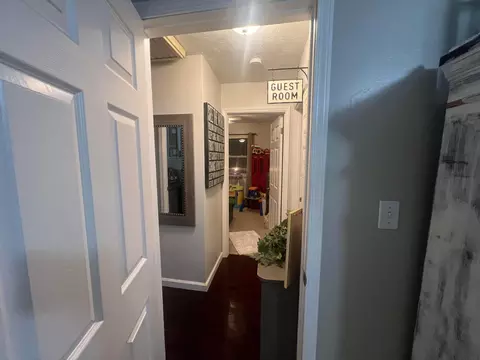 Entry Way - 632 Moull St, Newark, OH 43055 photo 5 of 9