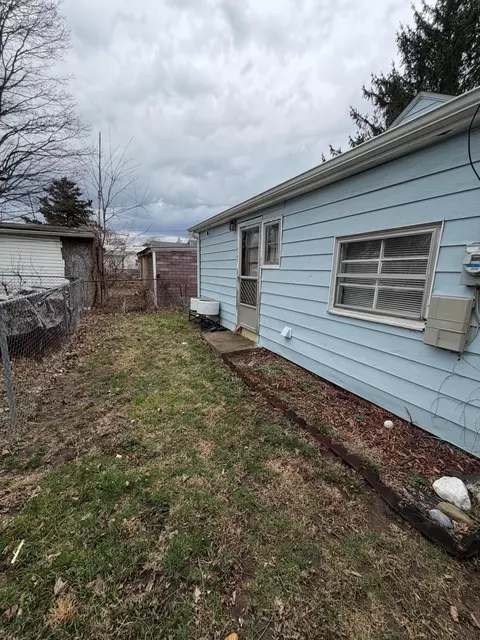 Exterior - 335 Whiley Ave, Lancaster, OH 43130 photo 3 of 5