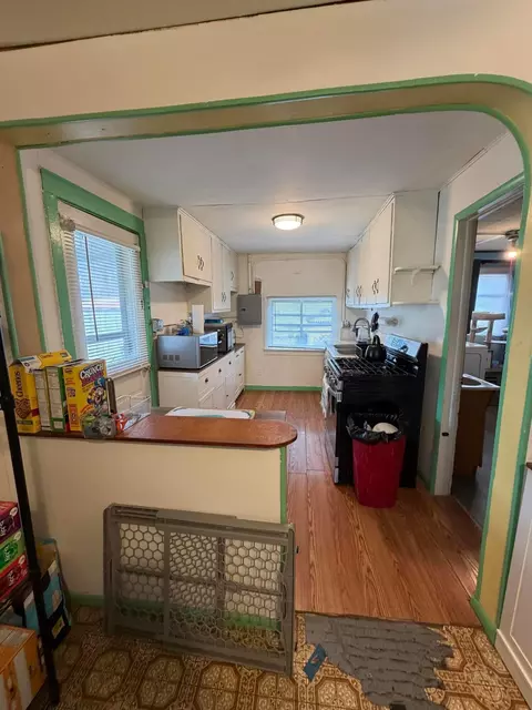 Kitchen - 335 Whiley Ave, Lancaster, OH 43130 photo 5 of 7