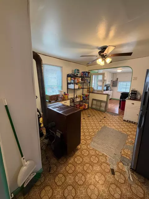 Kitchen - 335 Whiley Ave, Lancaster, OH 43130 photo 1 of 7
