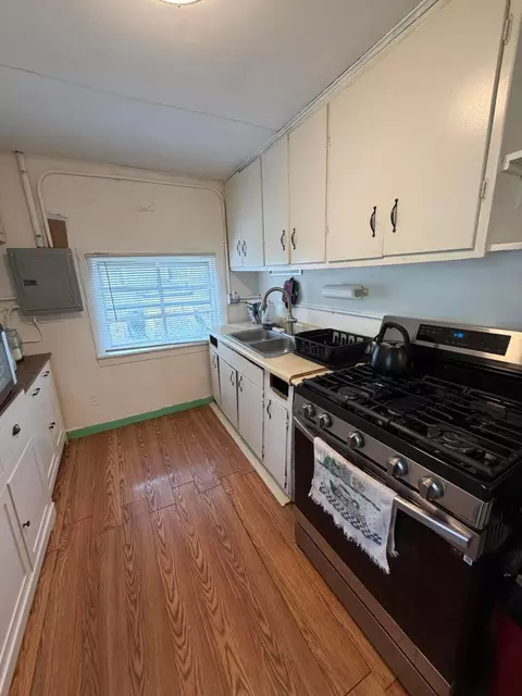 Kitchen - 335 Whiley Ave, Lancaster, OH 43130 photo 6 of 7