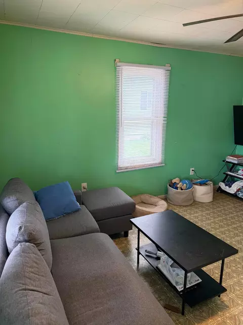 Living - 335 Whiley Ave, Lancaster, OH 43130 photo 2 of 3