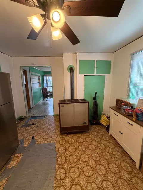 Kitchen - 335 Whiley Ave, Lancaster, OH 43130 photo 4 of 7