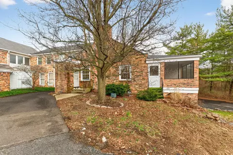 5368 Yorkshire Vlg Ln #B23, Columbus, OH 43232