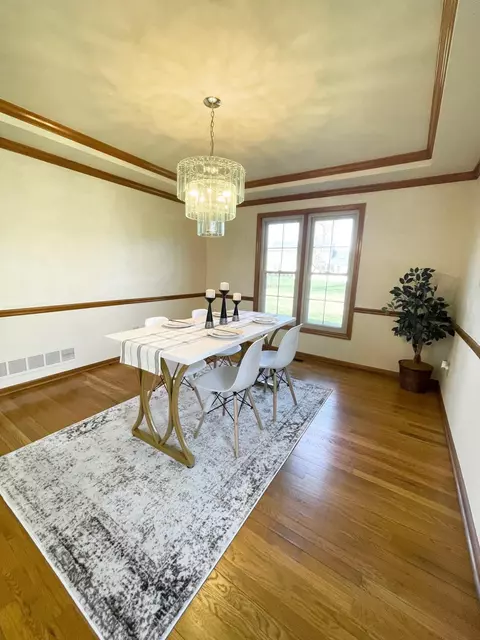 Dining - 5202 Reddington Dr, Dublin, OH 43017 photo 2 of 4