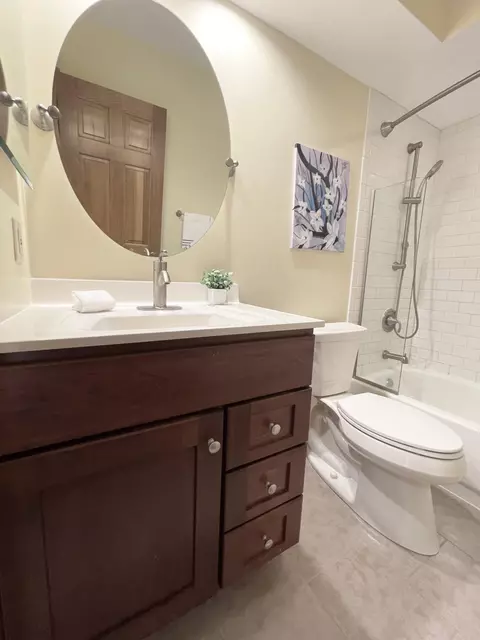 Bath - 5202 Reddington Dr, Dublin, OH 43017 photo 7 of 8