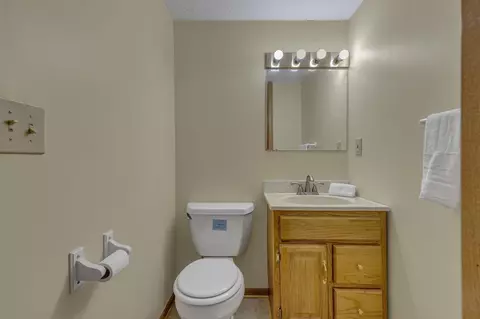 Bath - 5202 Reddington Dr, Dublin, OH 43017 photo 8 of 8