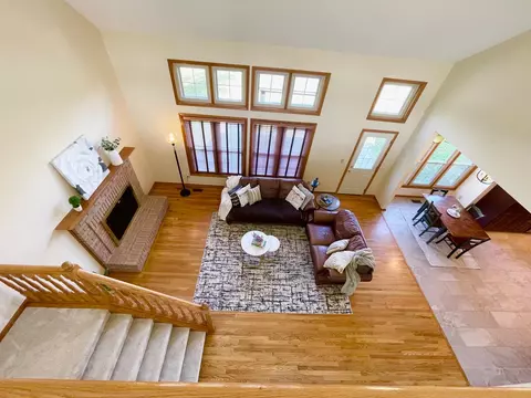 Living - 5202 Reddington Dr, Dublin, OH 43017 photo 2 of 6