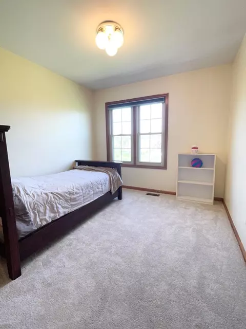 Bedroom - 5202 Reddington Dr, Dublin, OH 43017 photo 3 of 10