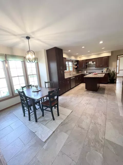 Kitchen - 5202 Reddington Dr, Dublin, OH 43017 photo 3 of 3