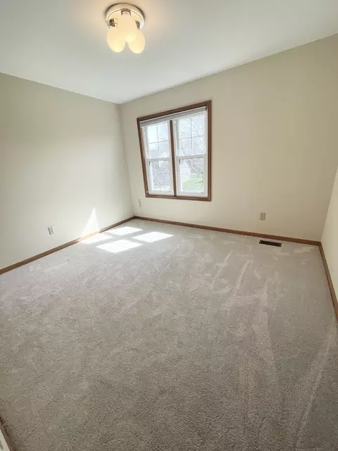 Bedroom - 5202 Reddington Dr, Dublin, OH 43017 photo 8 of 10
