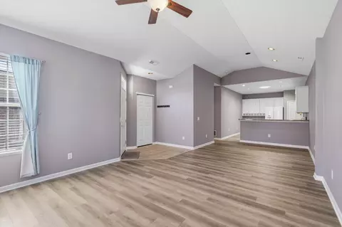 Living - 92 Jonathan Dr, Heath, OH 43056 photo 2 of 4