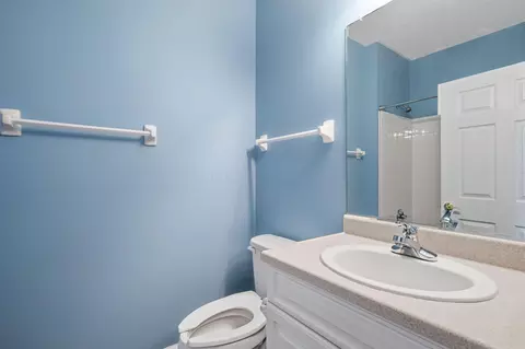 Bath - 92 Jonathan Dr, Heath, OH 43056 photo 3 of 4