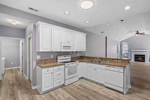 Kitchen - 92 Jonathan Dr, Heath, OH 43056 photo 2 of 3