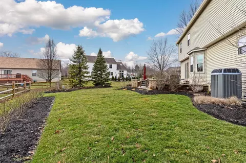 Exterior - 161 Ash St, Delaware, OH 43015 photo 5 of 8