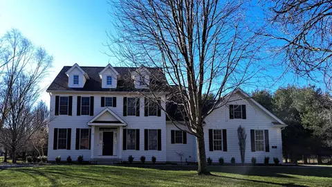 262 Longford Dr, Granville, OH 43023