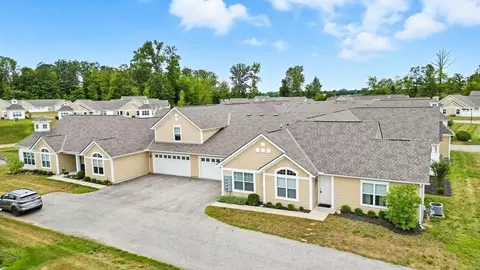 610 Newport Ln, Buckeye Lake, OH 43008