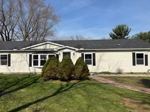 225 Pleasant Lee Dr, Heath, OH 43056