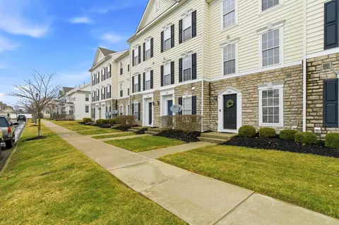 5282 Royal Arch Cascade Dr, Dublin, OH 43016
