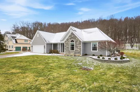 441 Gleneagles Dr, Newark, OH 43055