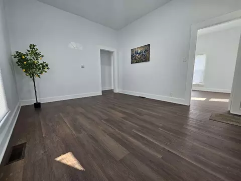 Living - 348 Walnut St, Circleville, OH 43113 photo 1 of 3