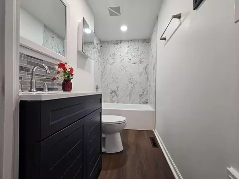 Bath - 348 Walnut St, Circleville, OH 43113 photo 1 of 2