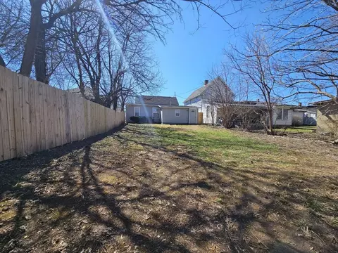 Exterior - 348 Walnut St, Circleville, OH 43113 photo 3 of 3