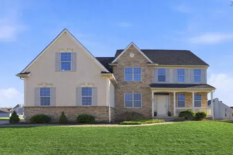 8921 Laurel Way, Pickerington, OH 43147