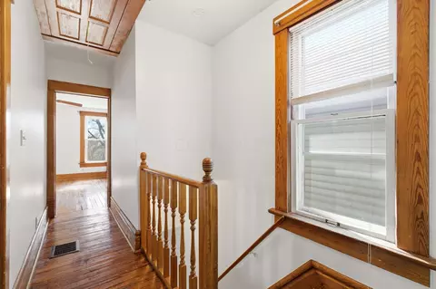 Entry Way - 210 E Blake Ave, Columbus, OH 43202 photo 3 of 4