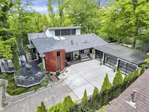 324 Mount Parnassus Dr, Granville, OH 43023