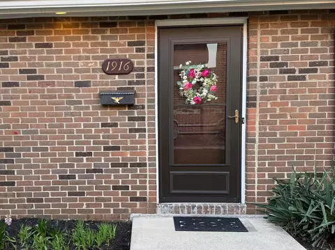 1916 Willoway Cir S, Columbus, OH 43220
